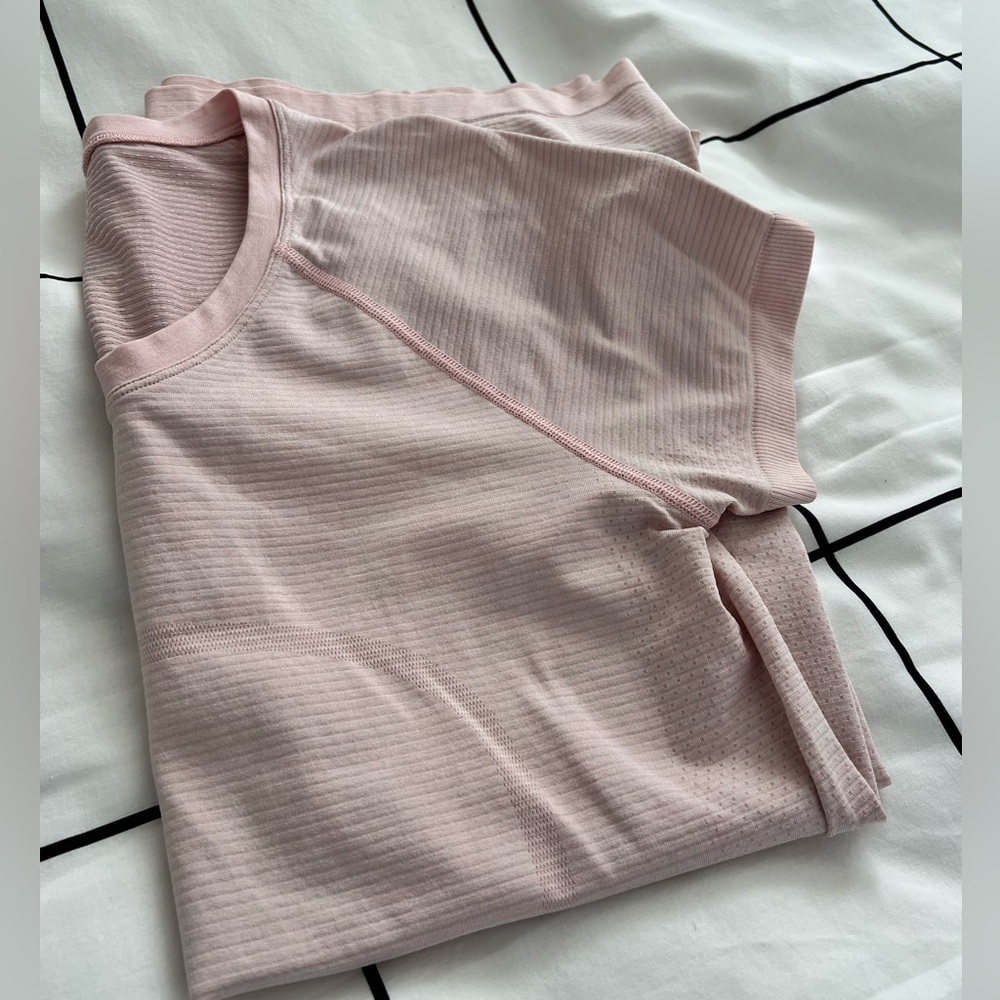 Lulu lemon Light Pink Ribbed T-Shirt size 10 never worn